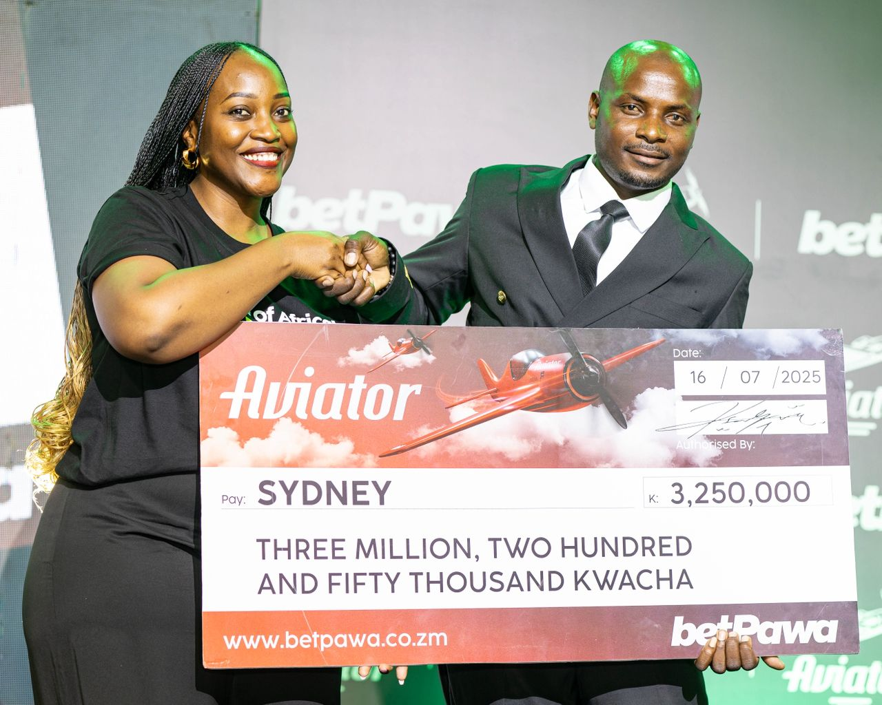 betPawa winners celebrate historic Aviator group win in Africa